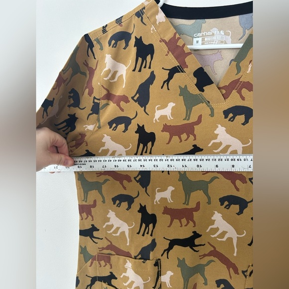 Carhartt Force Dog Park Print V-Neck Scrub Top Size Medium - Picture 6 of 7